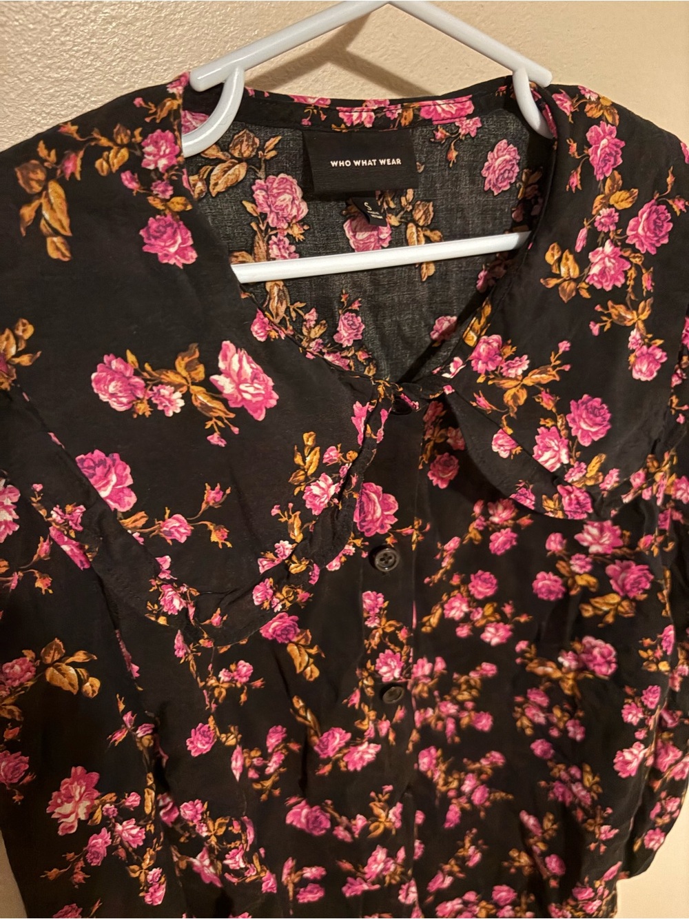 Who What Wear Black Button-Down Top with Pink Floral Print